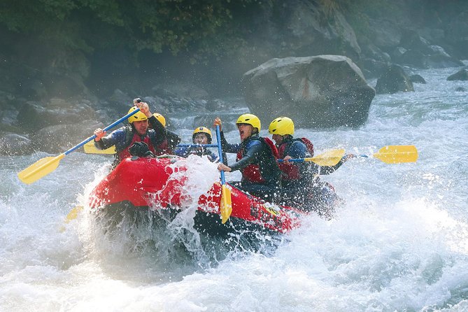 River Rafting Lütschine in Bernese Oberland - Getting ready with a serious safety briefing