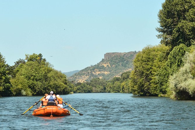 Rogue River Family Float & Discovery Park-Rafting and Kayaking - The river ride: easy rapids and Southern Oregon wildlife