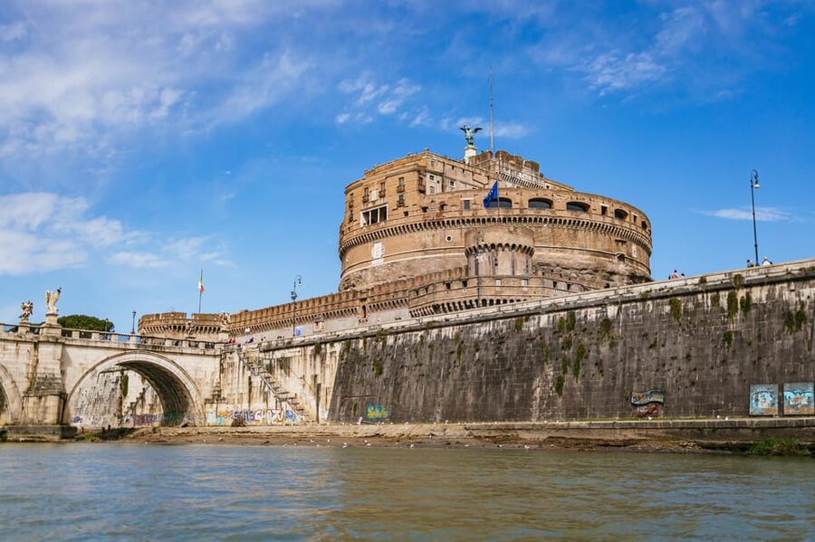 Rome: Tiber River Urban Rafting Tour with Roman Pizza - The rapids near Ponte Garibaldi