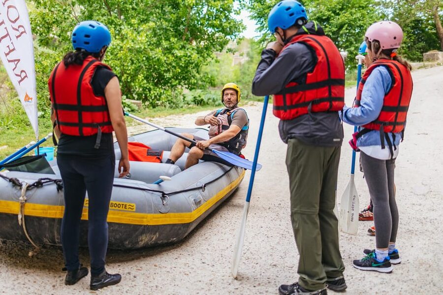 Rome: Tiber River Urban Rafting Tour with Roman Pizza - Roman pizza at the end
