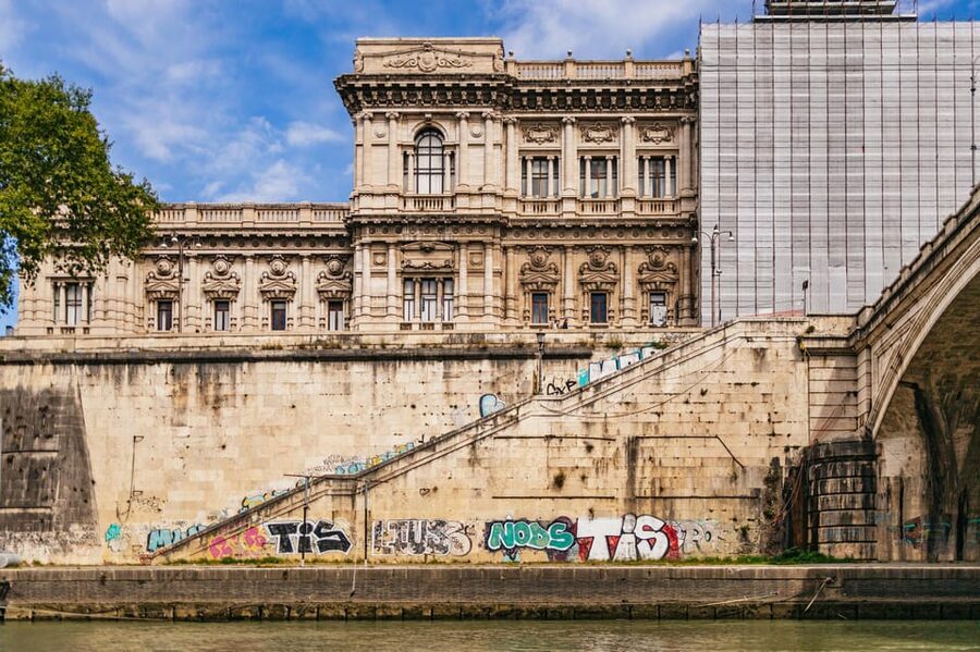 Rome: Tiber River Urban Rafting Tour with Roman Pizza - What the $47 price really includes