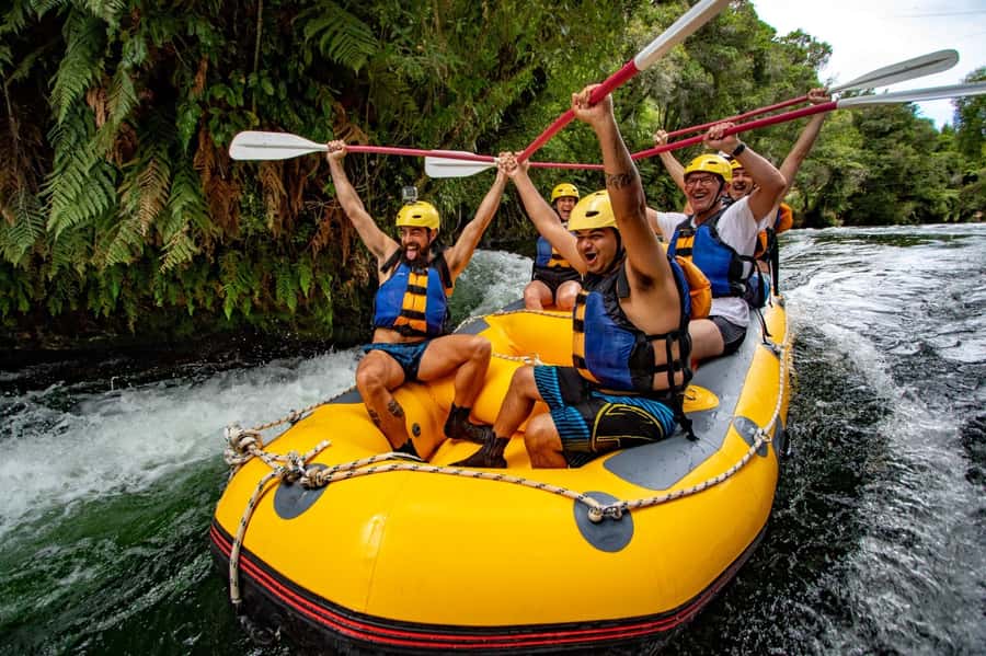 Rotorua Rafting: Kaituna River Rafting Experience-Free Sauna - The guides are a major part of the value