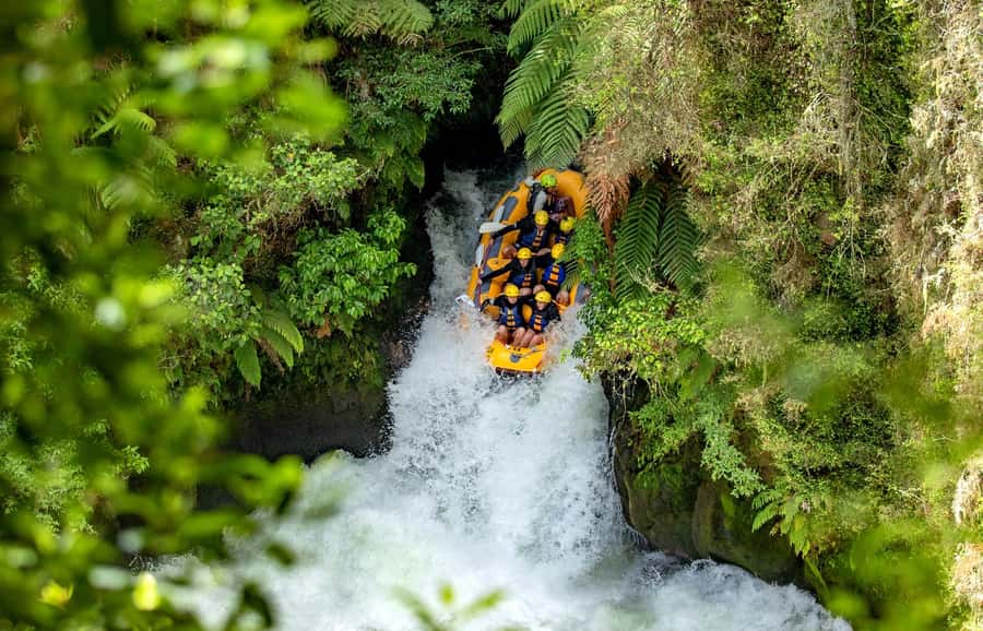 Rotorua Rafting: Kaituna River Rafting Experience-Free Sauna - The briefing makes the big drop possible