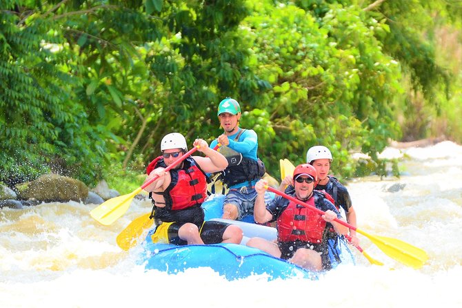 Savegre River Rafting Class II-III from Jaco - The Savegre River delivers real whitewater