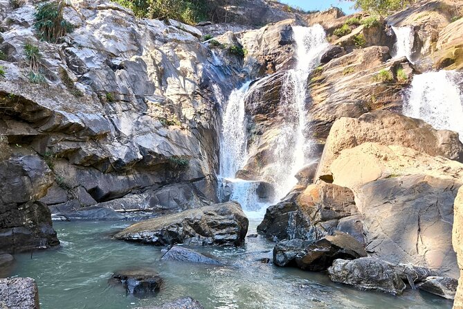 Secret Waterfall and Bamboo Rafting from Chiang Mai - A quiet hour at the waterfall