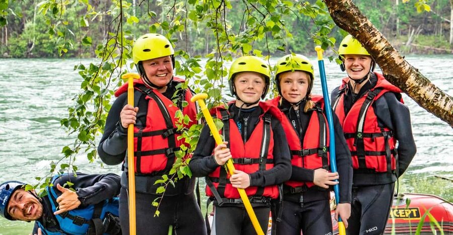 Sjoa: Rafting Adventure for Families - Swimming, cliff jumping, and river games