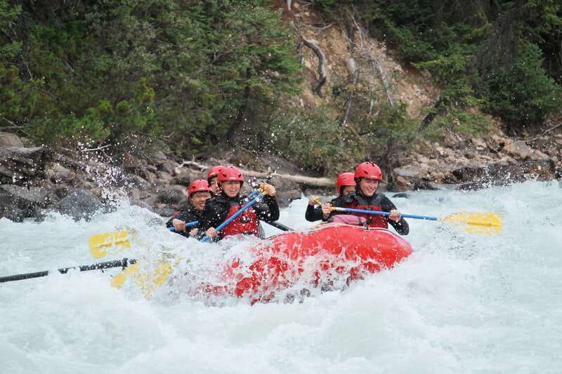 Sunwapta Challenge Whitewater Rafting in Jasper - The 30-minute safety briefing