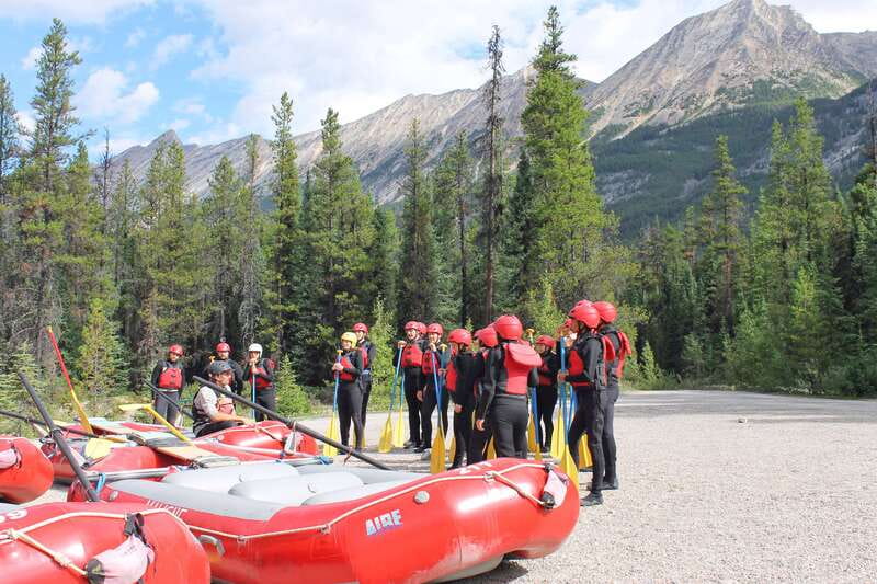 Sunwapta Challenge Whitewater Rafting in Jasper - The 45-minute ride from downtown Jasper