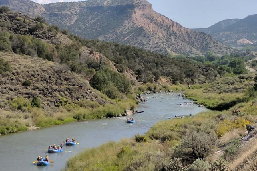 Taos/Santa Fe: Rio Grande Racecourse Whitewater Rafting - Safety orientation and gearing up