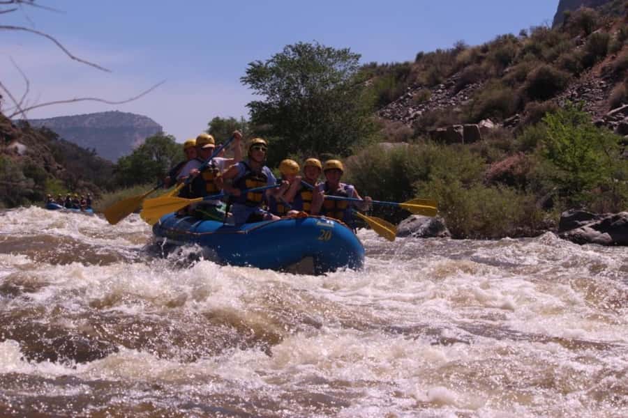 Taos/Santa Fe: Rio Grande Racecourse Whitewater Rafting - Rapids for beginners, with real work for experienced rafters