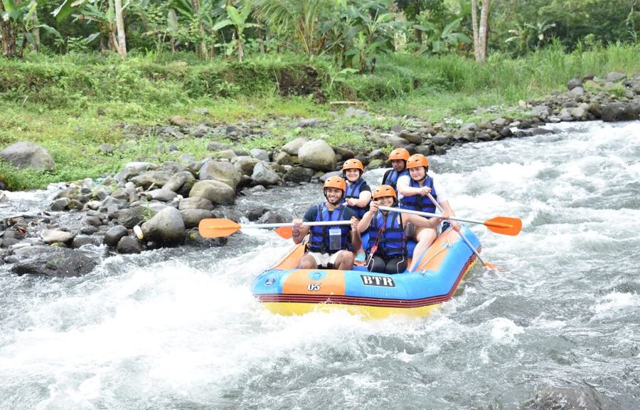 Telaga Waja River: Rafting Expedition with Lunch - Rest stops and the small trade-offs