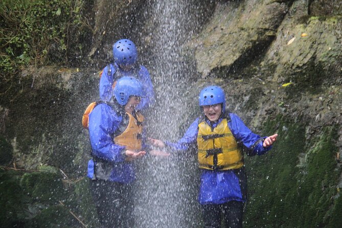 The Awesome Scenic Rafting Adventure - Full Day Rafting on the Rangitikei River - On the river: 13 kilometres of steady action