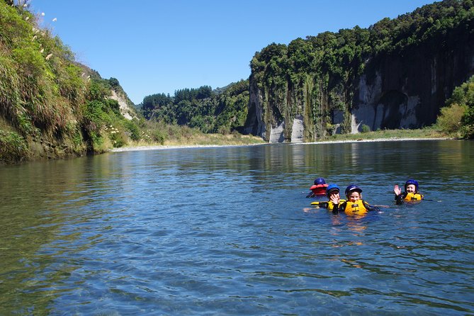 The Awesome Scenic Rafting Adventure - Full Day Rafting on the Rangitikei River - The return from Tarata Lodge