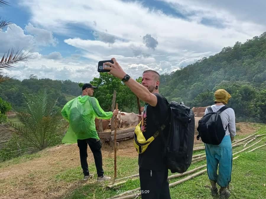 Trekking One Day+Bamboo Rafting+Jungle waterfall - Lunch with a Karen family