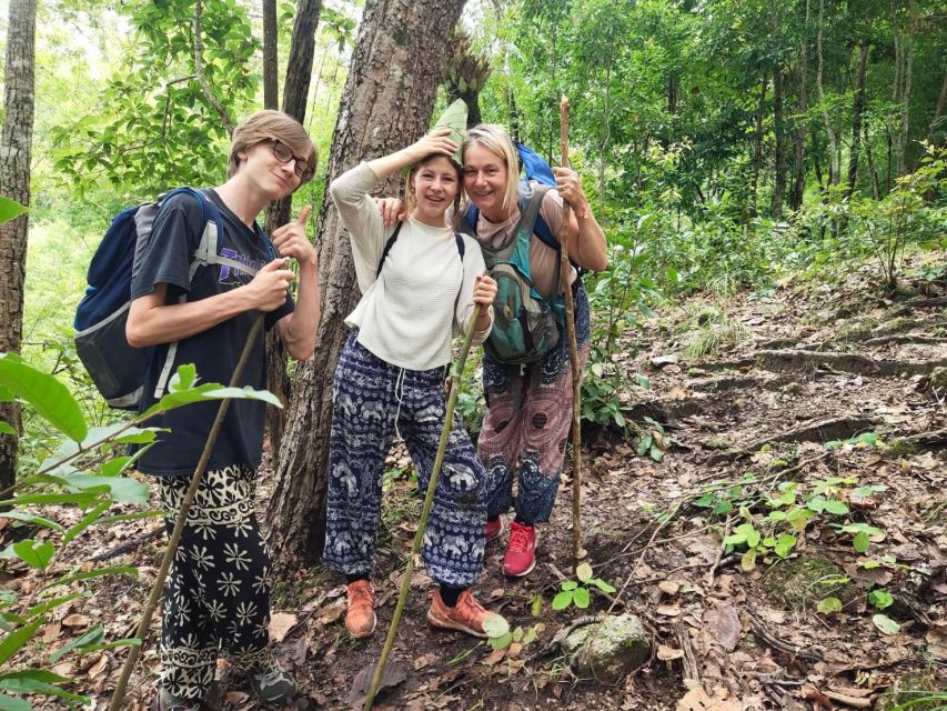 Trekking One Day+Bamboo Rafting+Jungle waterfall - Cooling off at the jungle waterfall