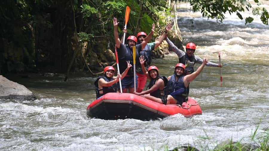 Ubud: Ayung River Guided Rafting Adventure with Lunch - What the 150-minute experience includes