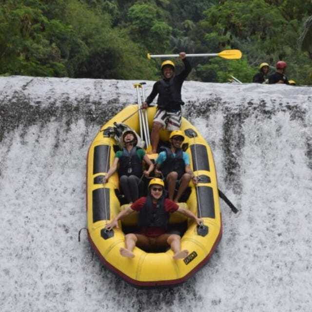 Ubud: White Water Rafting Adventure Tour - Ubud Palace and the traditional art market