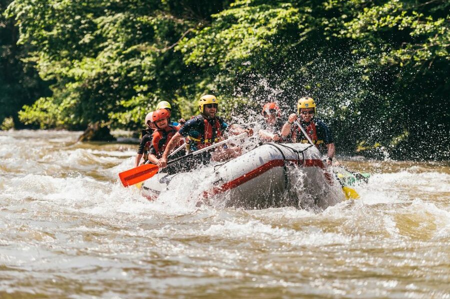 Vadu Crisului: Rafting or Kayaking trip on Crisul Repede - The 25-minute transfer to Șuncuiuș