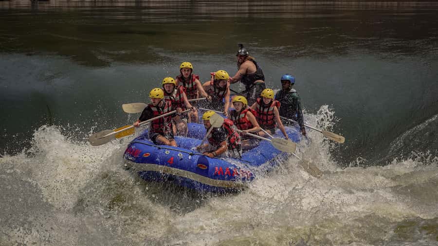 Victoria Falls: Zambezi Half-Day Rafting - Lunch, photos, and what the $140 covers