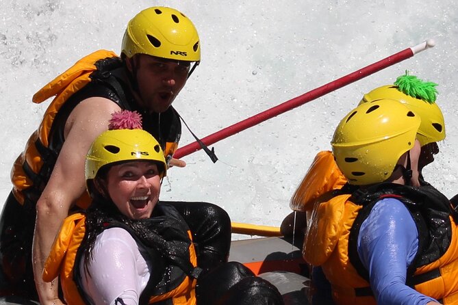 White Salmon River Rafting - Half Day - Reading the class III and IV rating