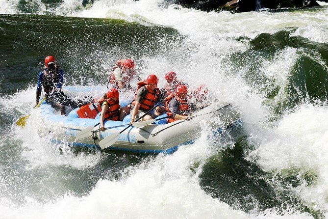 White Water Rafting in Zimbabwe - Lunch at the top of the gorge