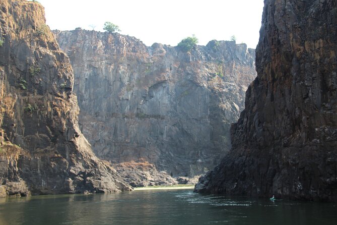 Whitewater Rafting Adventure on the Zambezi River, Victoria Falls Zimbabwe - What $140 buys you