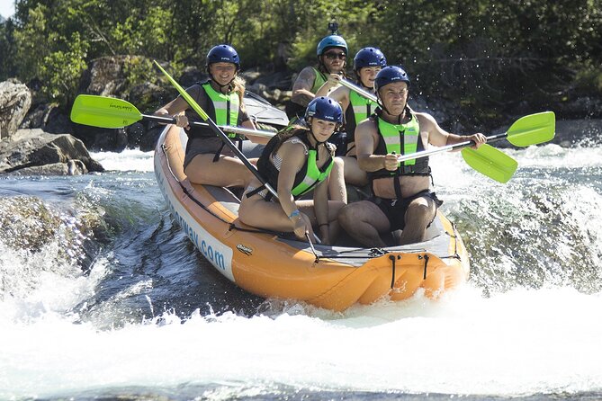 Whitewater Rafting Grade 3 to 4 - Safety training before the first rapid