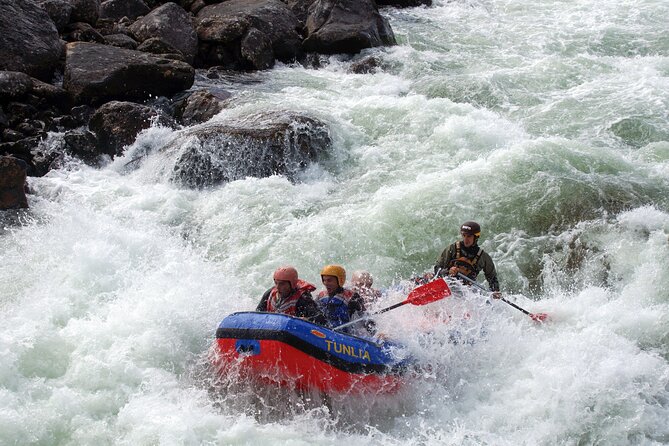 Wild Viking Rafting on Numedalslågen River - level 3 - Who will enjoy this most